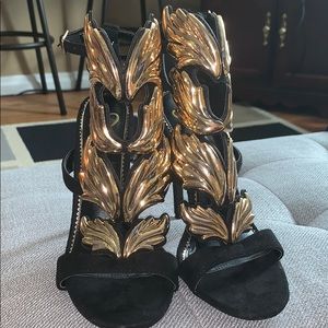 Black and Gold stilettos (SAME DAY SHIPPING)